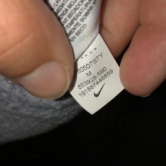 Nike sweatshirt WOMEN'S HOODIE WITH EMBROIDERED LOGO IN CONTRAST funnel … - Picture 4 of 5